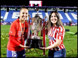 Cinta Rodríguez with her gf