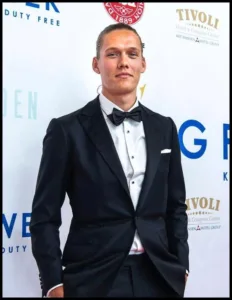 Jannik Vestergaard black suit