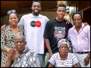Nico Williams with full family