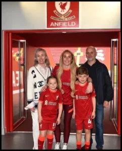 Missy Bo Kearns with her family
