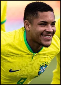 Vitor Roque
