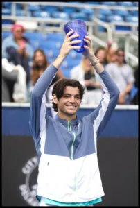 Taylor Fritz with trophy