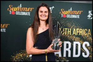 Laura Wolvaardt with trophy