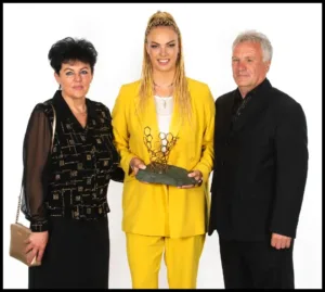 Andrea Stašková with her parents