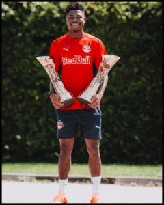 Karim Konaté with trophy