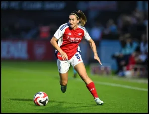 Mariona Caldentey with football