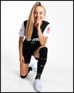 Sophia Kleinherne Defender