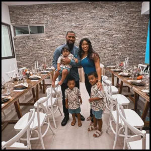 Teoscar Hernández with his wife Jennifer Hernandez and his sons